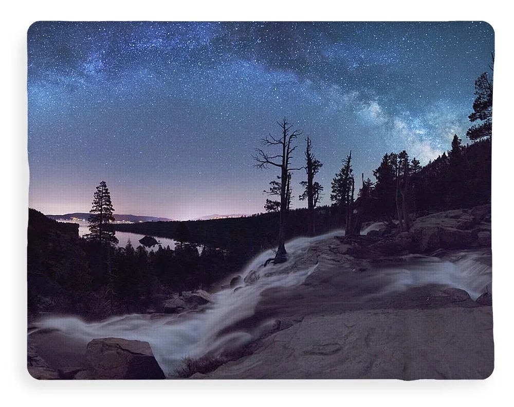 Flowing Dreams - Emerald Bay By Brad Scott - Blanket