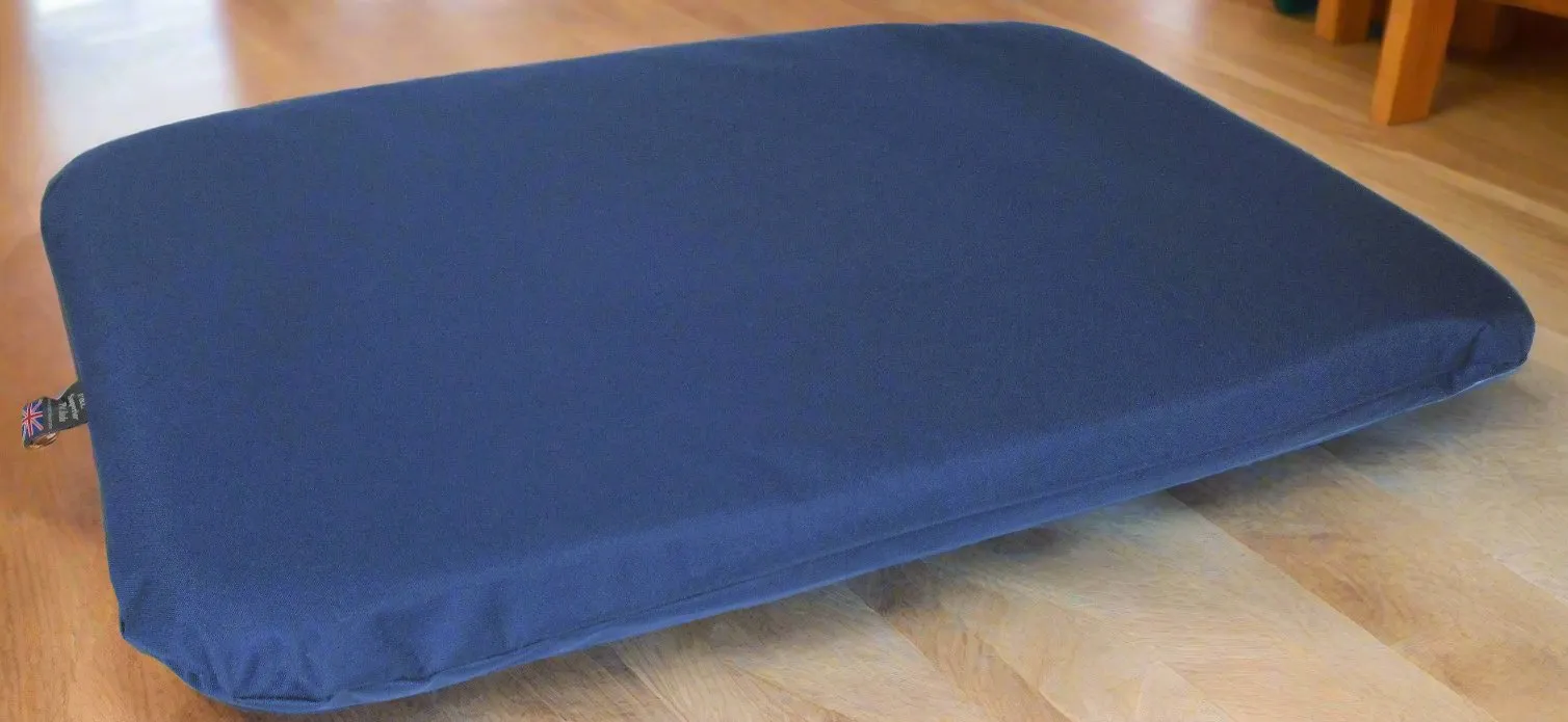 P&L Country Dog Heavy Duty Waterproof Duvet Dog Beds.