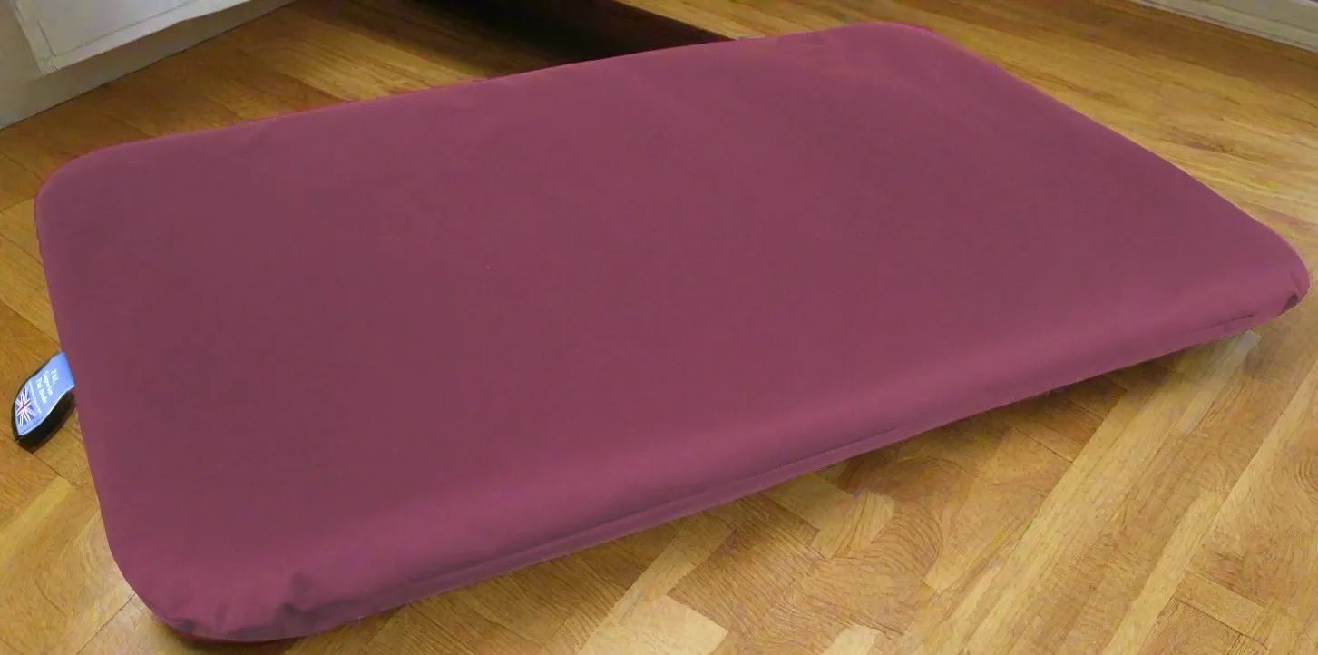 P&L Country Dog Heavy Duty Waterproof Duvet Dog Beds.